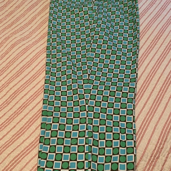 Capris - Picture 1 of 3